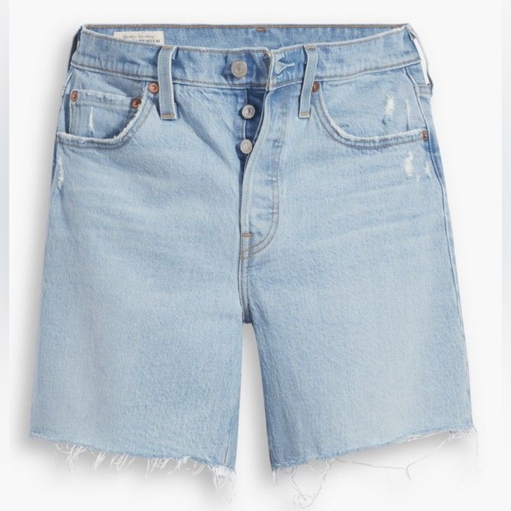 NWT Levi’s 501 Mid Thigh Short in Samba Tango Crushed Size 26 Light Wash